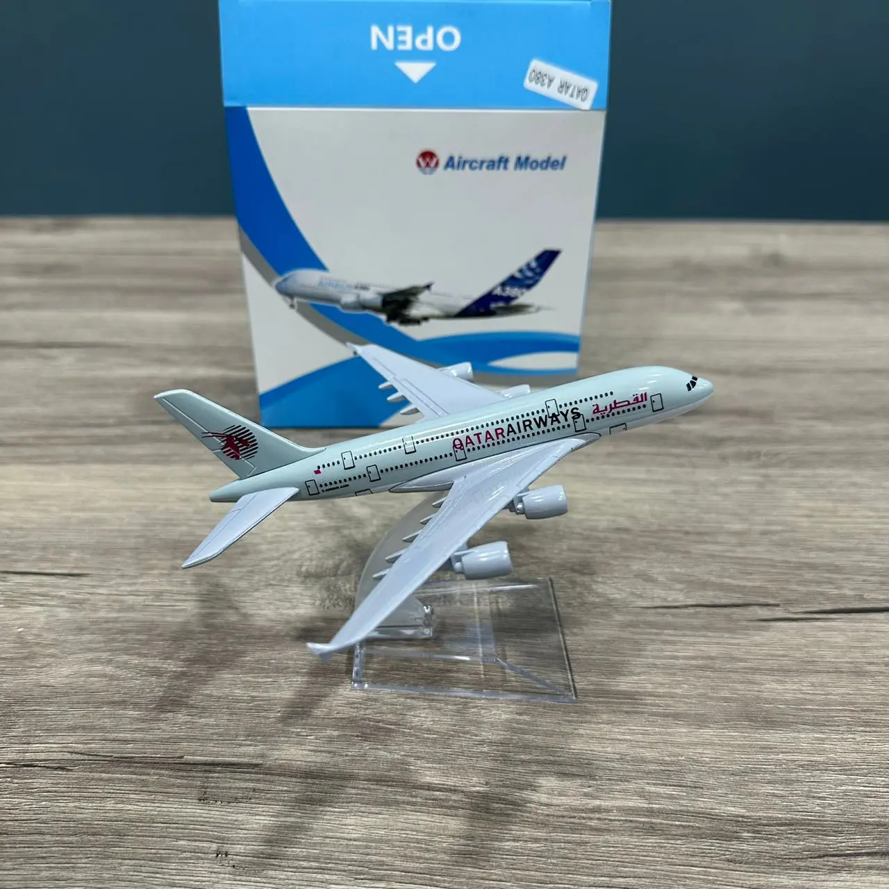 AVION MINI AIRCRAFT MODEL AIRBUS A380 QATAR 14CM AVEC SUPPORT EN METAL